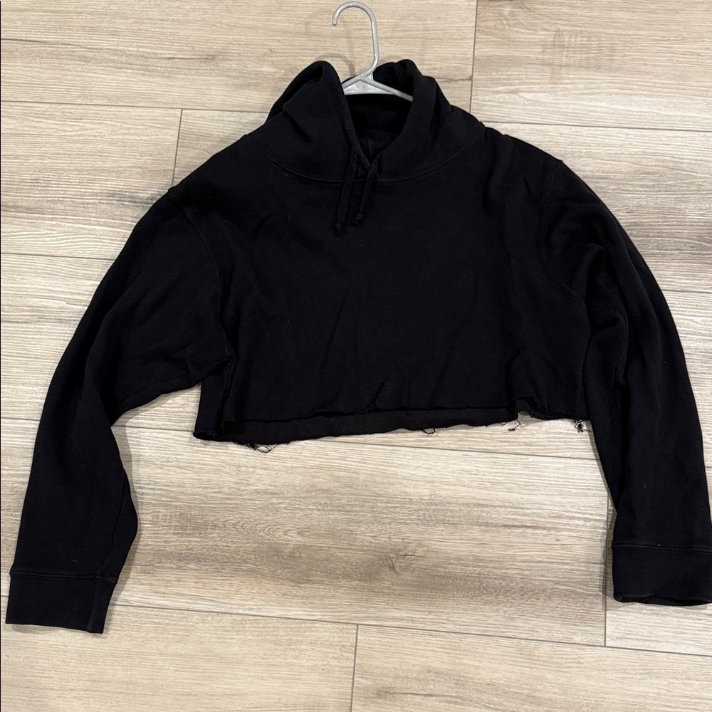 Brandy Melville Black Cropped Sweatshirt